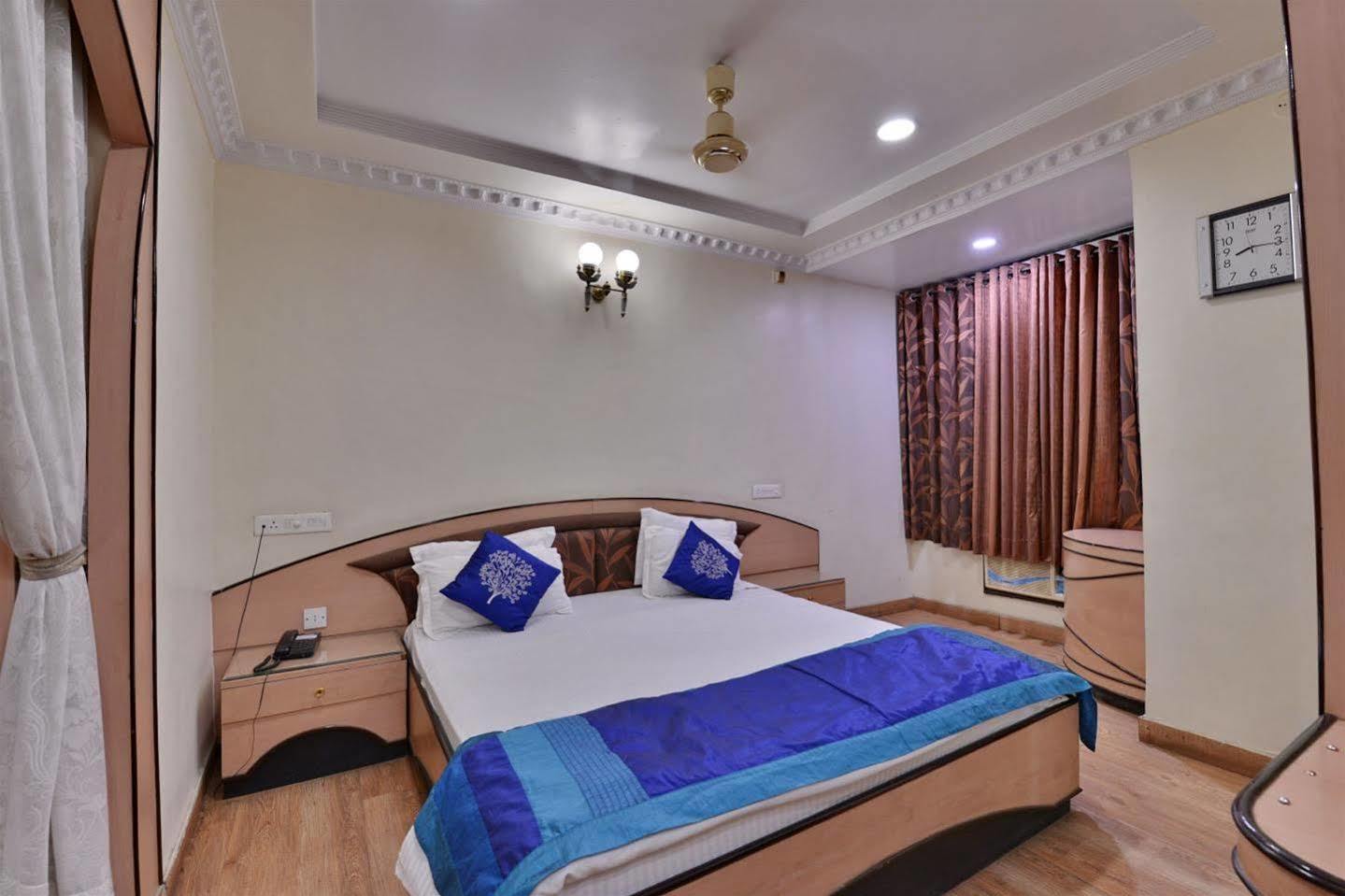 Hotel Kanishka Raipur  Exterior photo